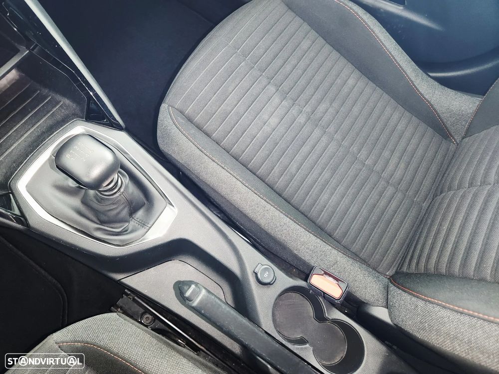 Peugeot 2008 - 32