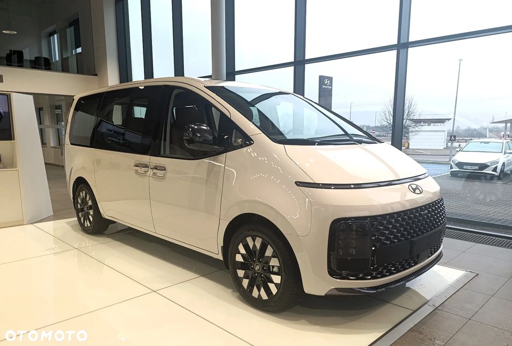 Hyundai Staria - 3