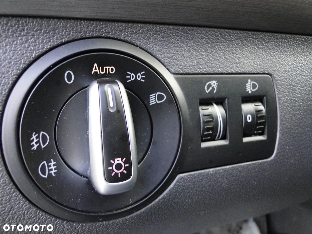 Volkswagen Touran 2.0 TDI DPF Cross - 15