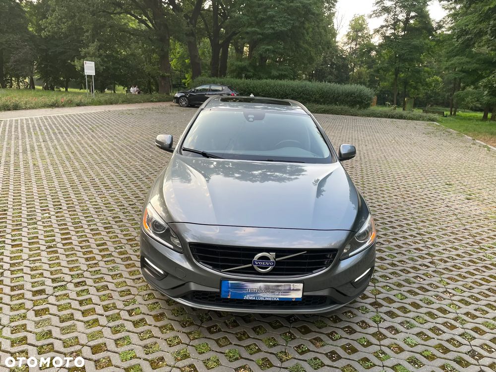 Volvo V60 T5 Geartronic R-Design - 2