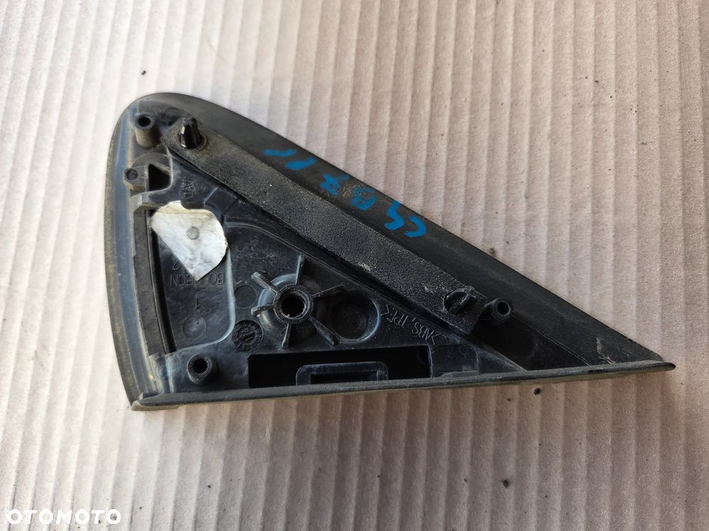 Trójkąt osłona błotnika prawa Citroen C4 II B7 - 5
