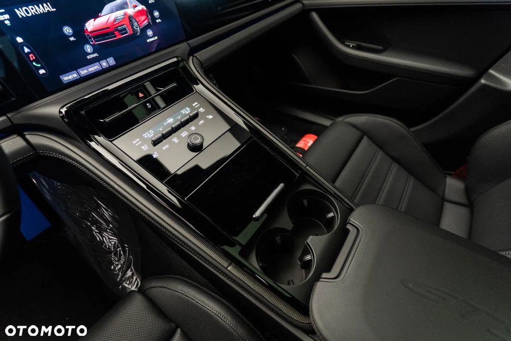 Porsche Panamera GTS - 25