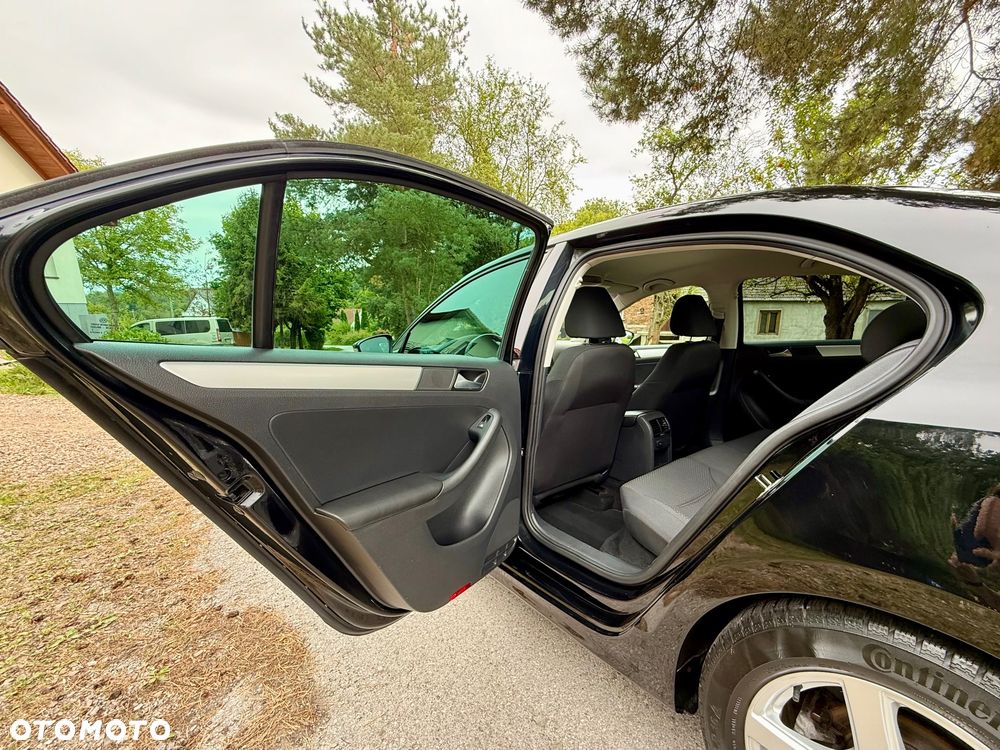 Volkswagen Jetta 1.6 TDI Comfortline - 20