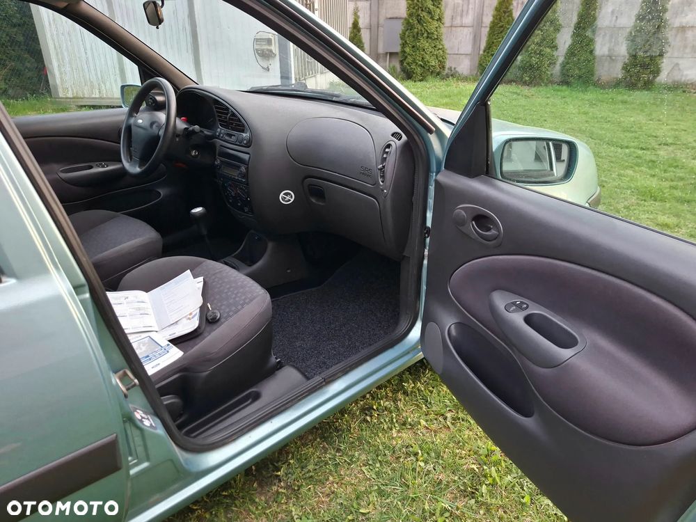 Ford Fiesta 1.3 Style - 18