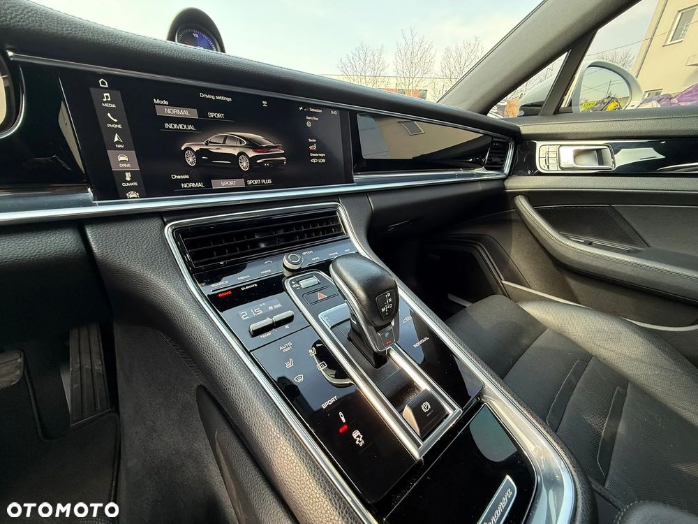 Porsche Panamera - 11