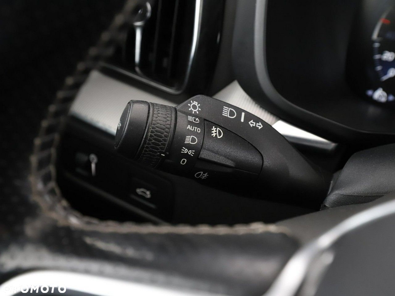 Volvo XC 60 D4 AWD Geartronic RDesign - 33