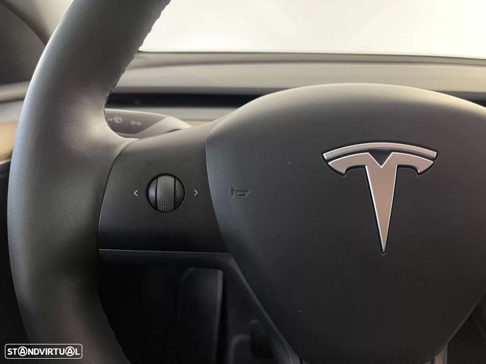 Tesla Model Y Long Range Tração Integral - 37