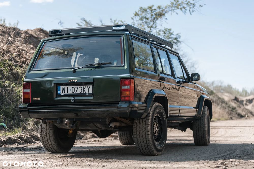 Jeep Cherokee 4.0 Limited - 9