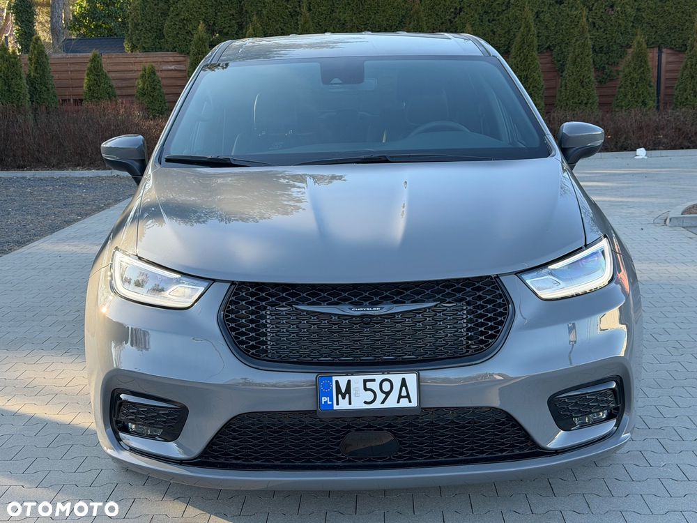 Chrysler Pacifica - 2