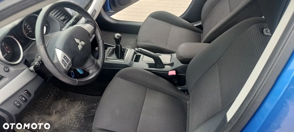Mitsubishi Lancer 1.6 Inform - 6