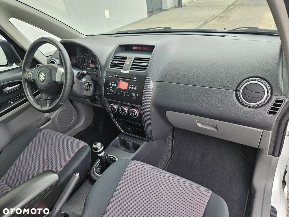 Suzuki SX4 1.6 VVT 4x2 Comfort Dance - 8