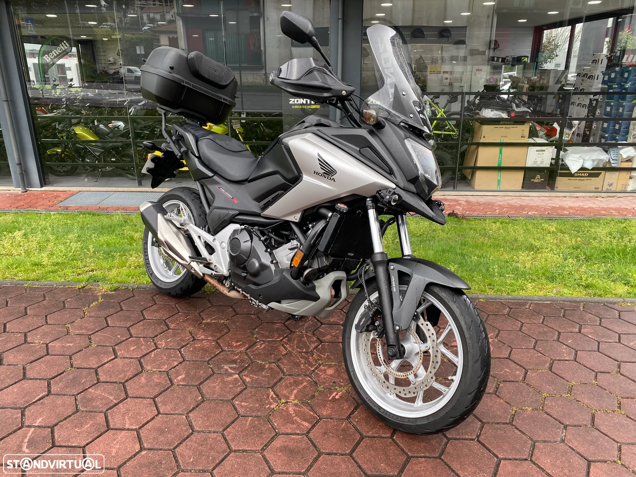 Honda NC750X NC750X top case - 14