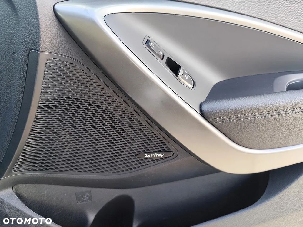 Hyundai Grand Santa Fe - 14