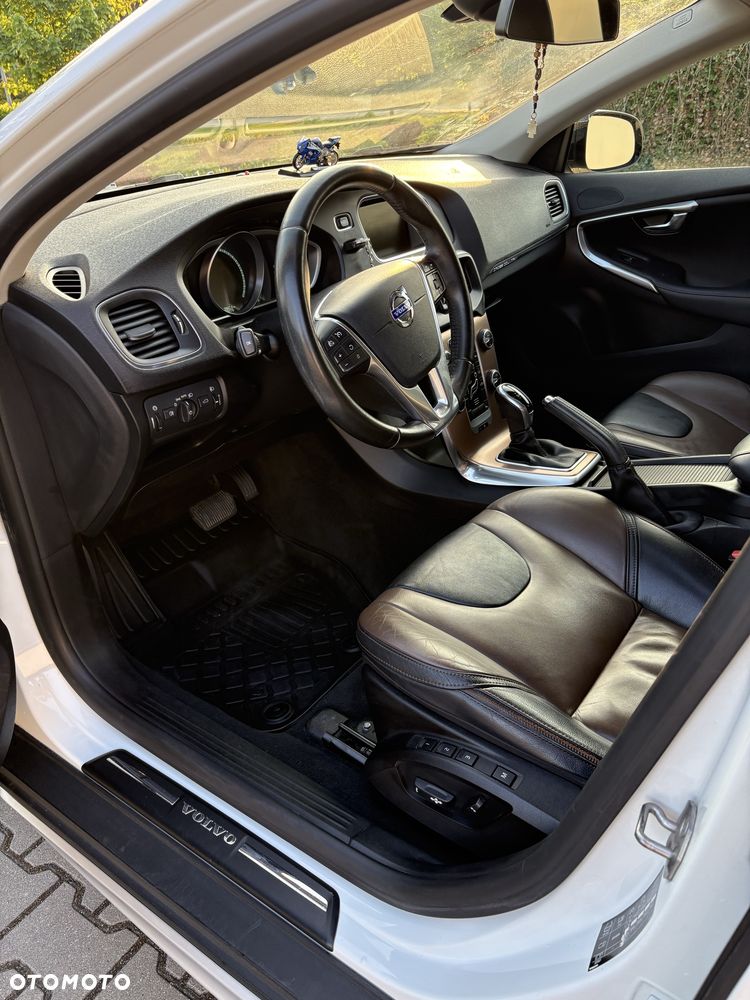 Volvo V40 Cross Country - 6