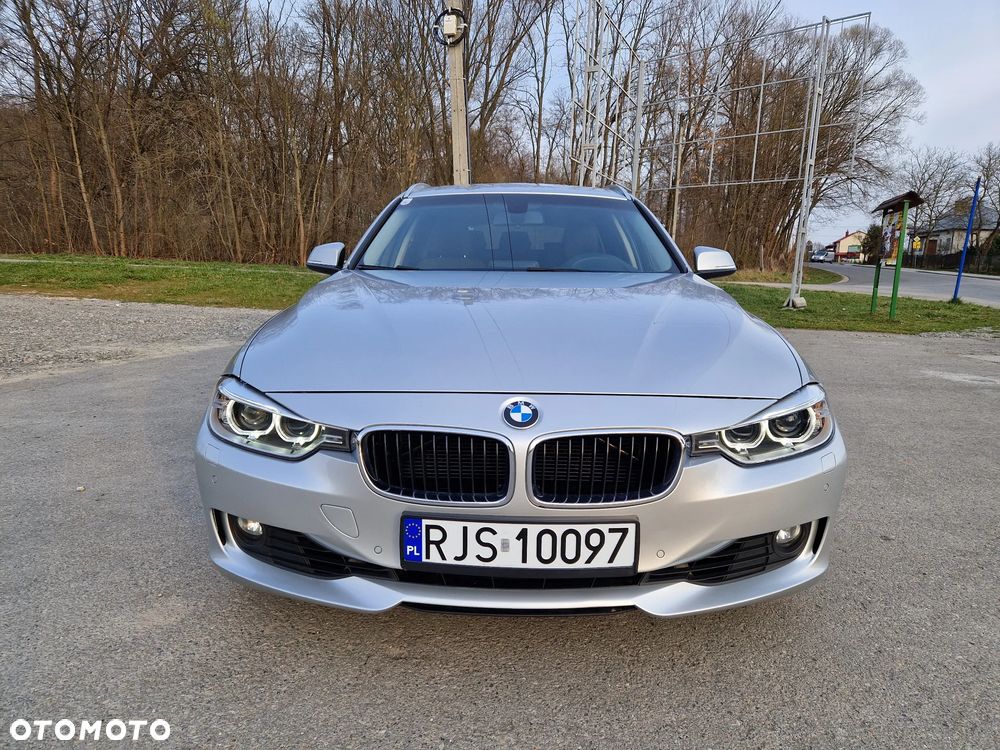 BMW Seria 3 320d xDrive - 12