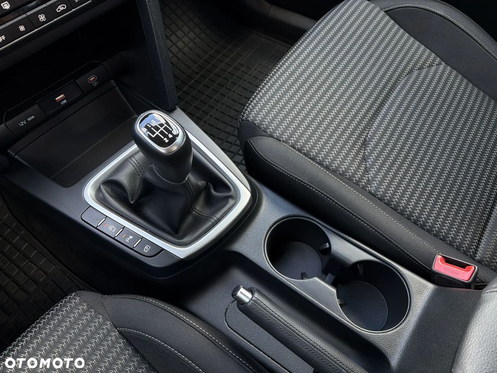 Kia Ceed 1.5 T-GDI M - 16