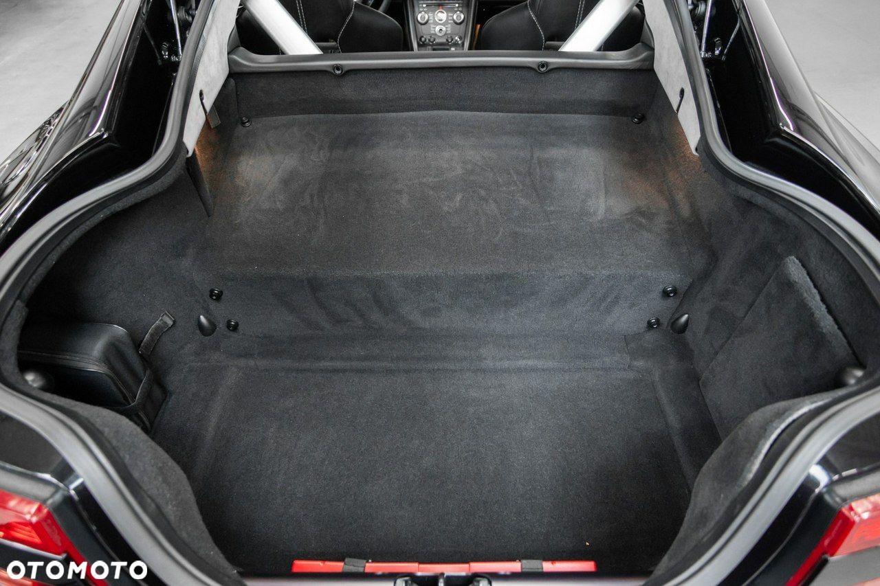 Aston Martin V8 Vantage 4,7 SportShift - 36