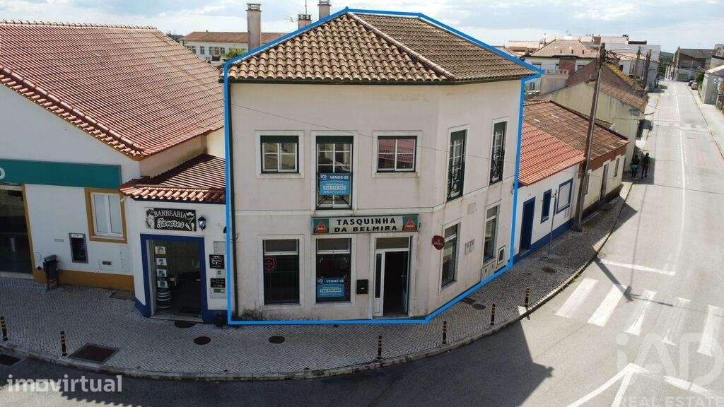Prédio T1 em Vieira de Leiria de 170,00 m2