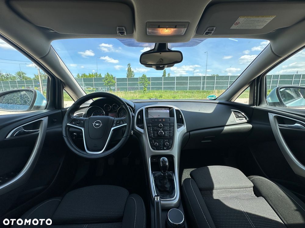 Opel Astra 1.6 Turbo Edition - 27