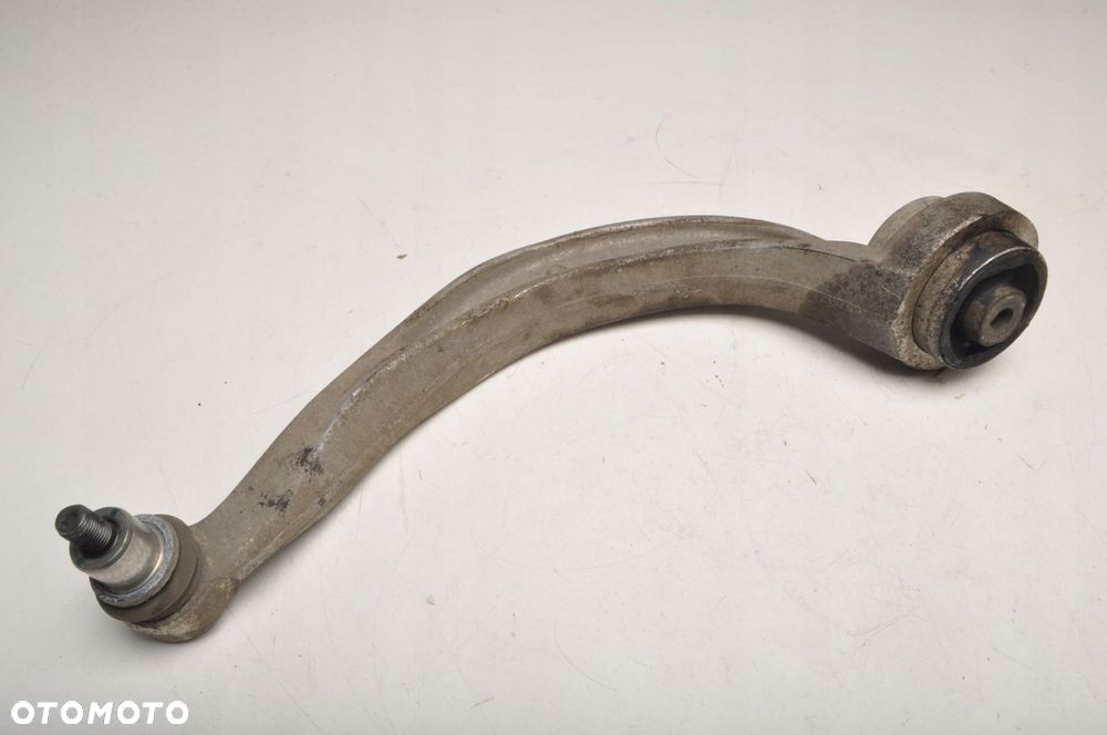 AUDI A4 B8 WAHACZ PRAWY PRZÓD 8K0407696H - 1