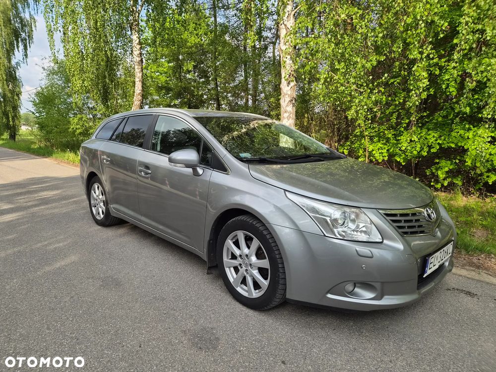Toyota Avensis 2.0 D-4D Luna - 2
