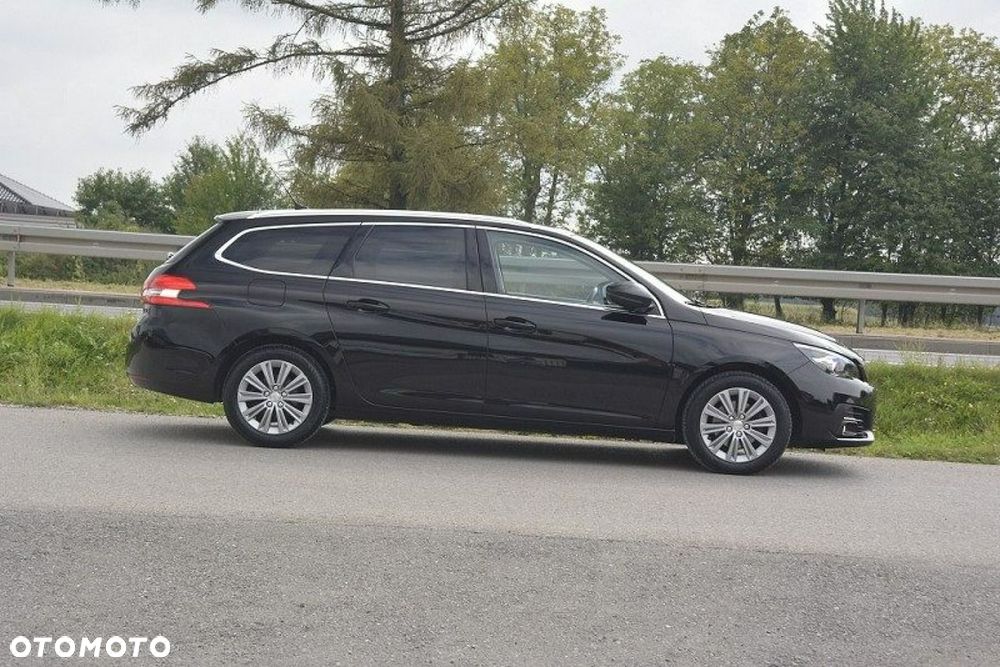 Peugeot 308 BlueHDi 130 Stop & Start Allure Business-Paket - 11
