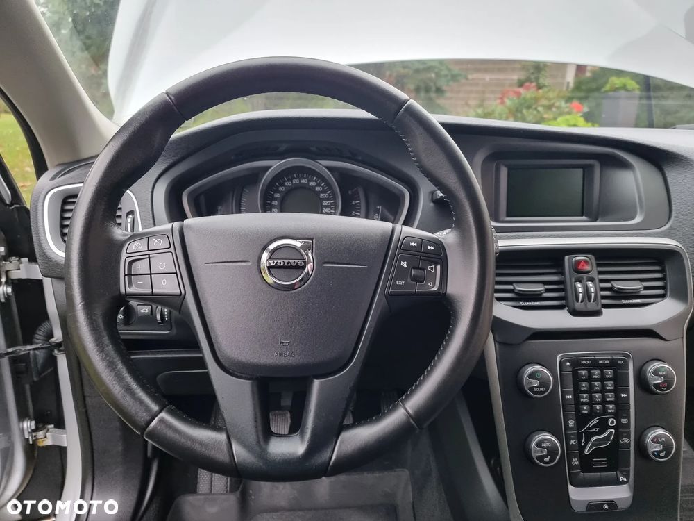 Volvo V40 D2 Drive-E Momentum - 23