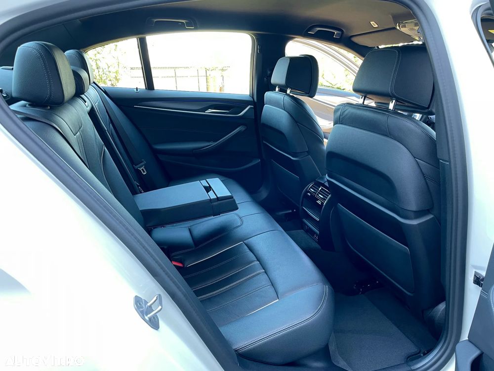 BMW Seria 5 520i Aut. M Sport Edition - 10