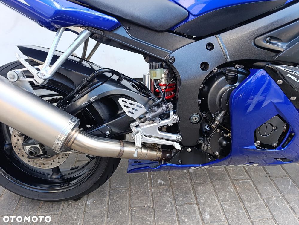 Yamaha R6 - 24