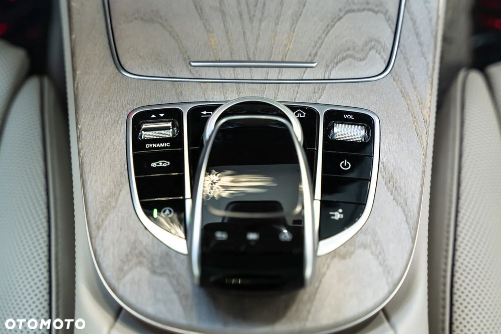 Mercedes-Benz Klasa E - 33