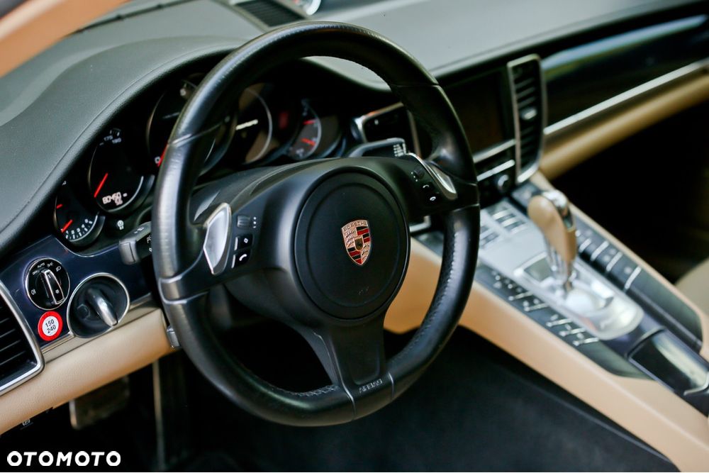 Porsche Panamera 4 PDK - 39