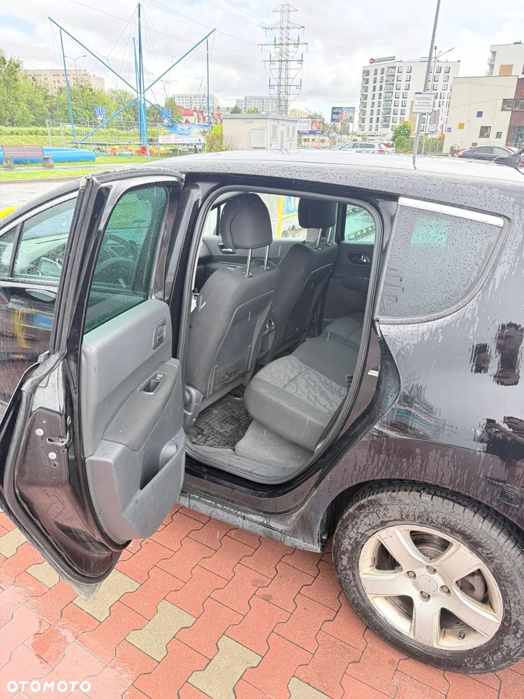 Peugeot 3008 1.6 HDi Trendy - 16