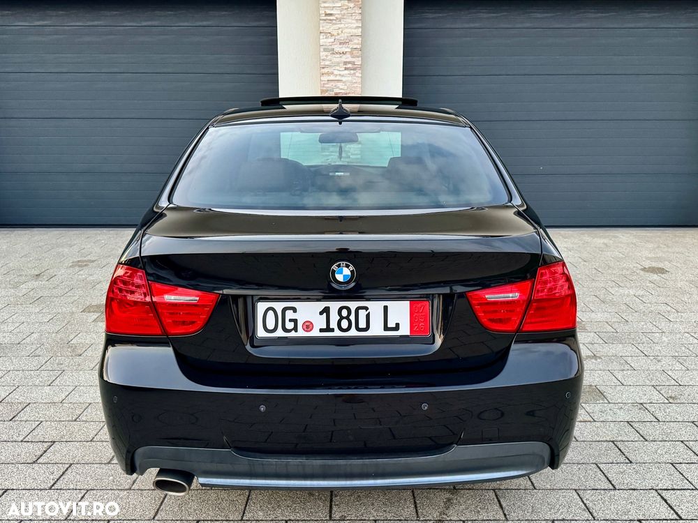 BMW Seria 3 320d xDrive DPF Aut. - 31