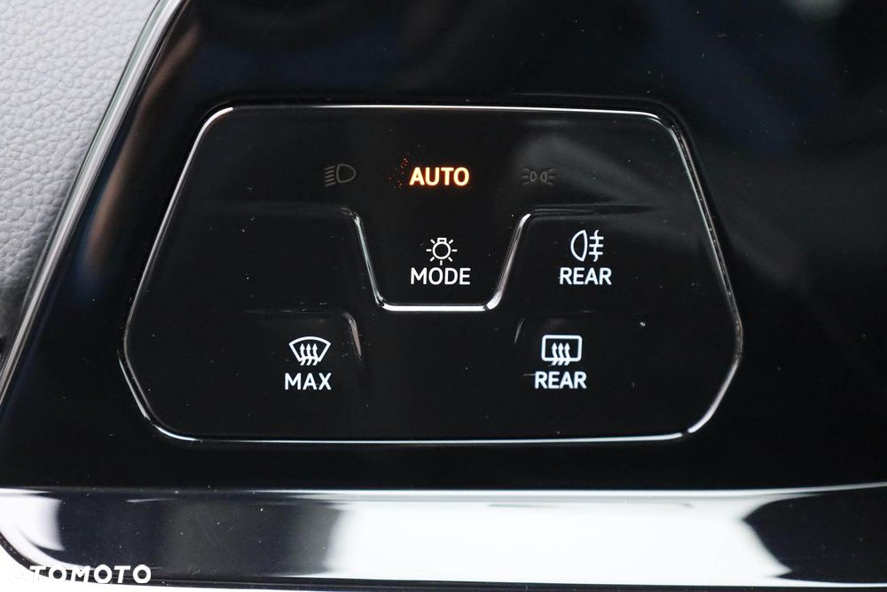 Volkswagen Golf 2.0 TDI Life - 31