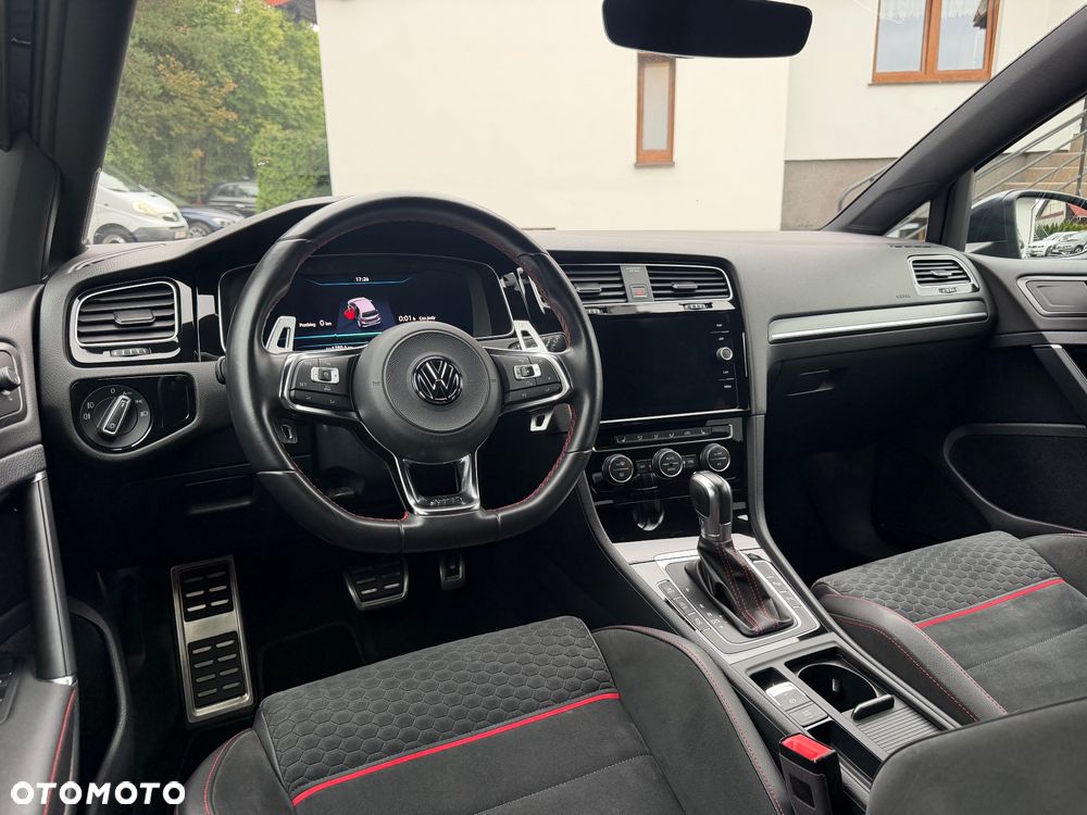 Volkswagen Golf - 24