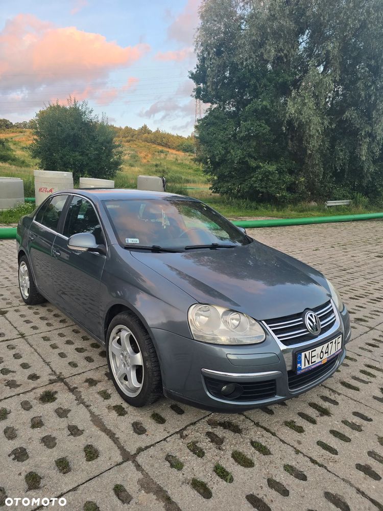 Volkswagen Jetta 2.0 TDI Comfortline - 1