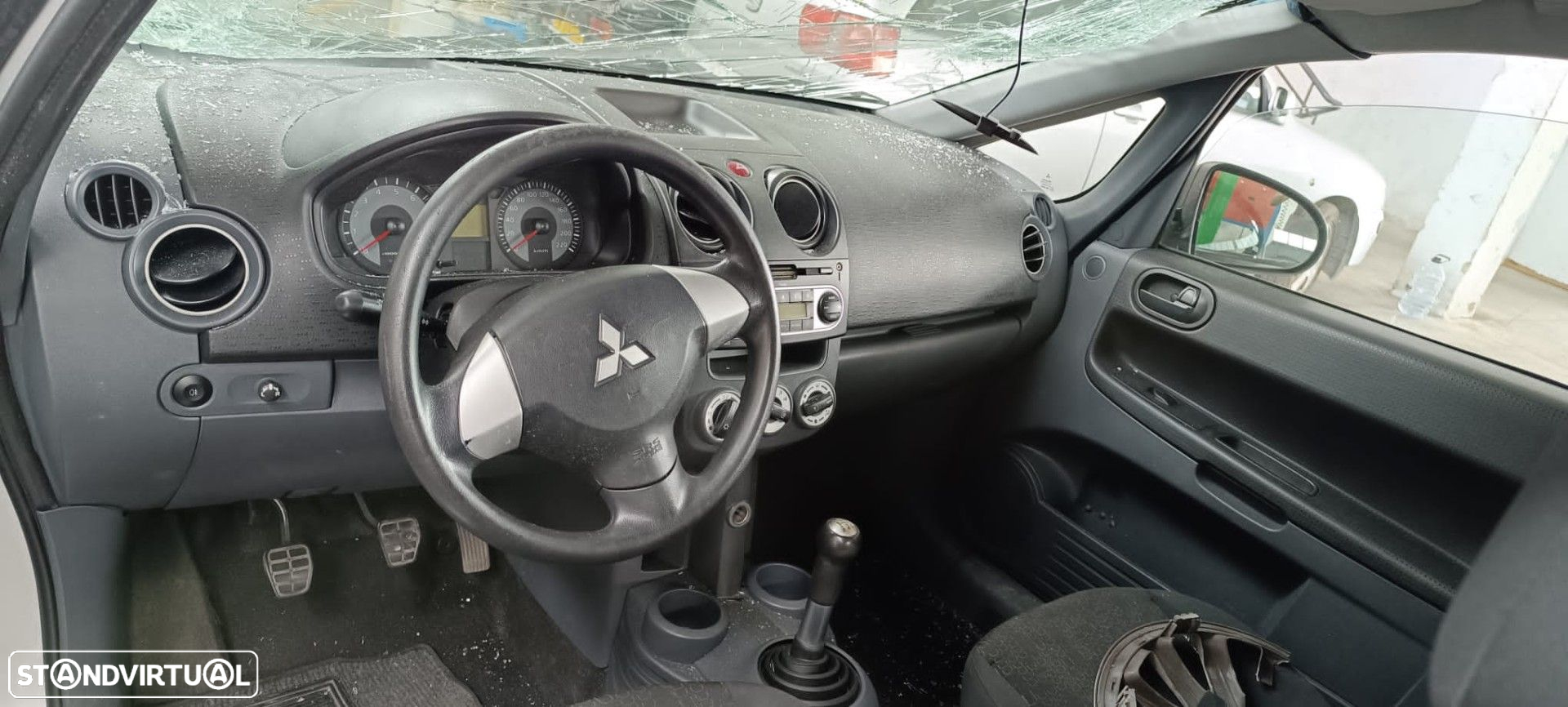 Mitsubishi Colt CZ3 de 2011 disponível para peças - 6