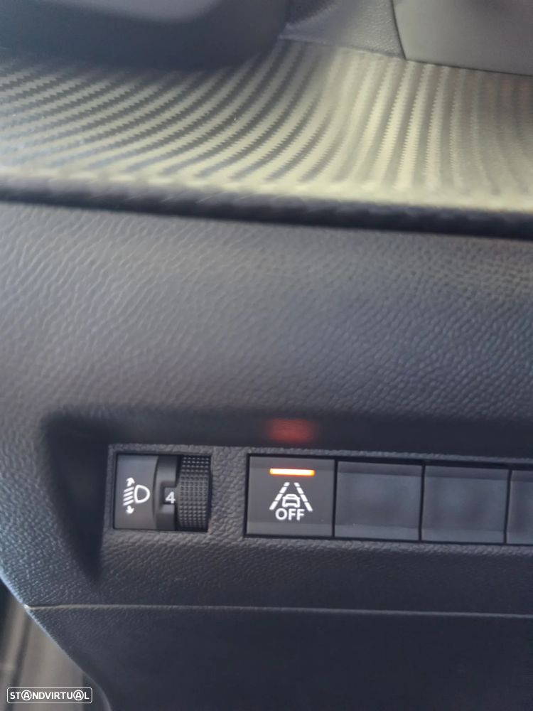 Peugeot 208 PureTech 100 Allure - 30