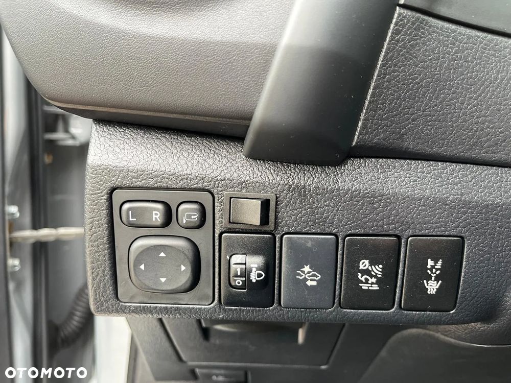 Toyota Auris 1.8 VVT-i Automatik Team Deutschland - 22