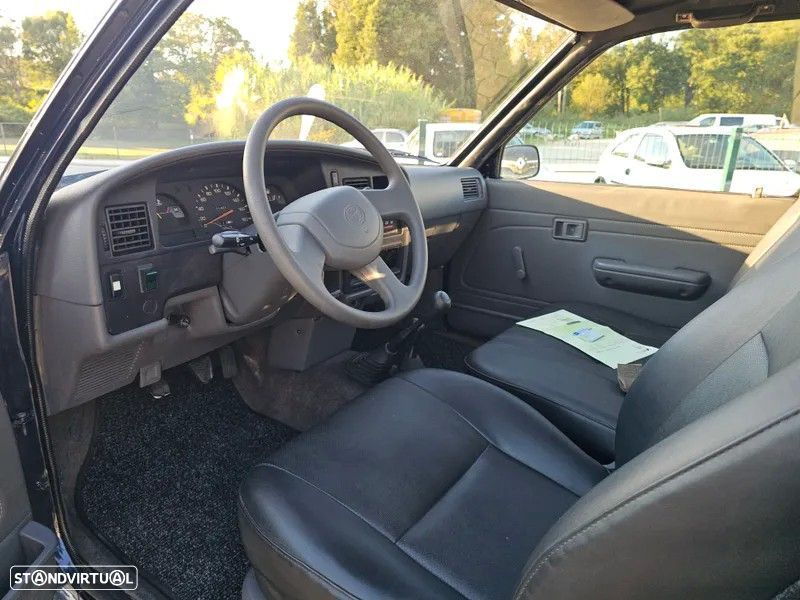Toyota Hilux 2.4 D LN105L Cx Madeira - 14