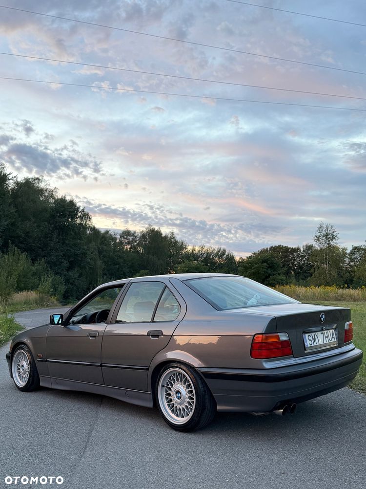 BMW Seria 3 320i - 7