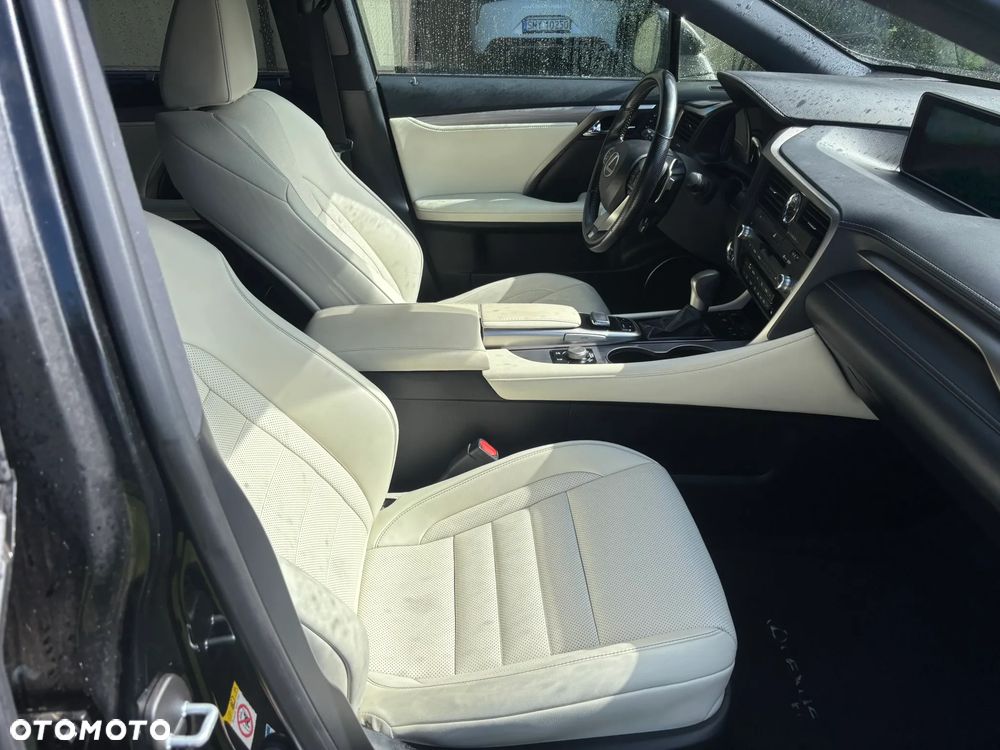 Lexus RX - 5