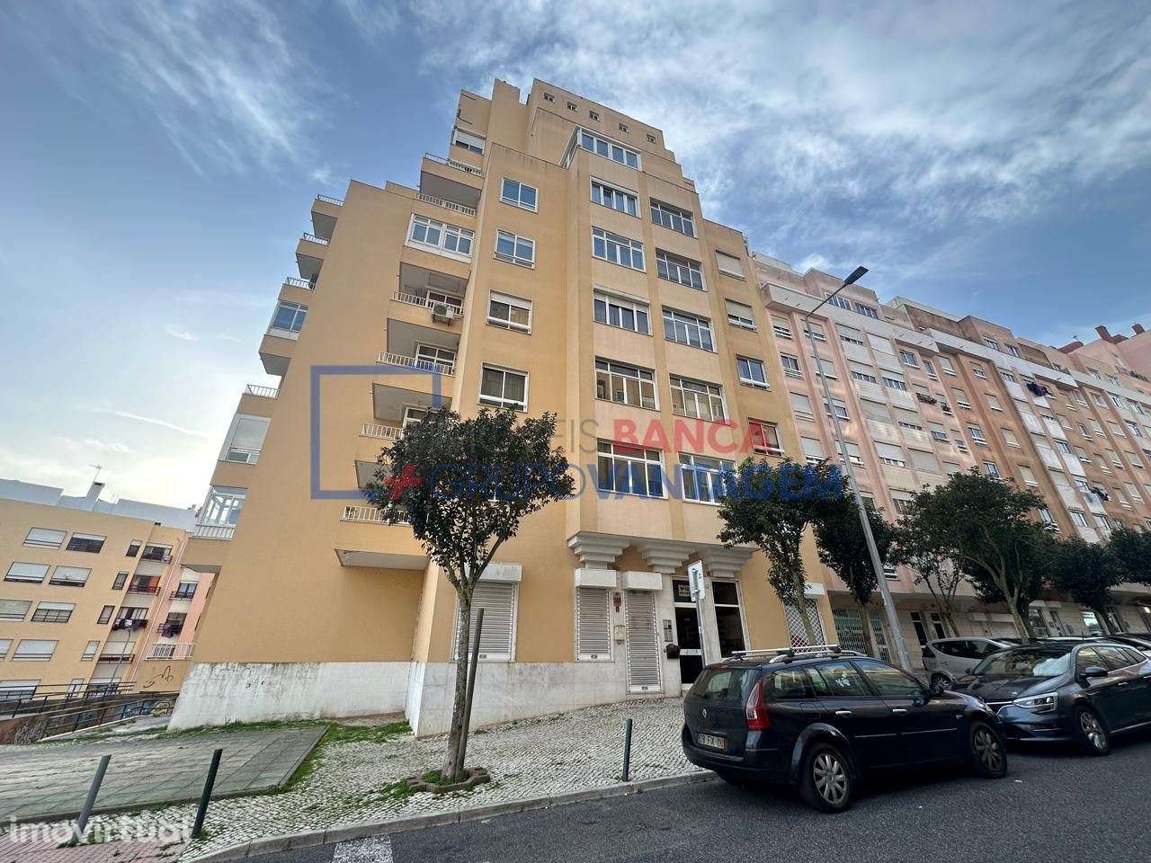 Vende T2 Rio de Mouro - Grande imagem: 4/7