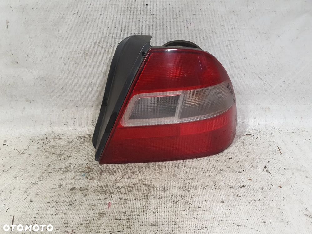 * LAMPA TYLNA PRAWA TYŁ PRAWO SUZUKI BALENO - 1