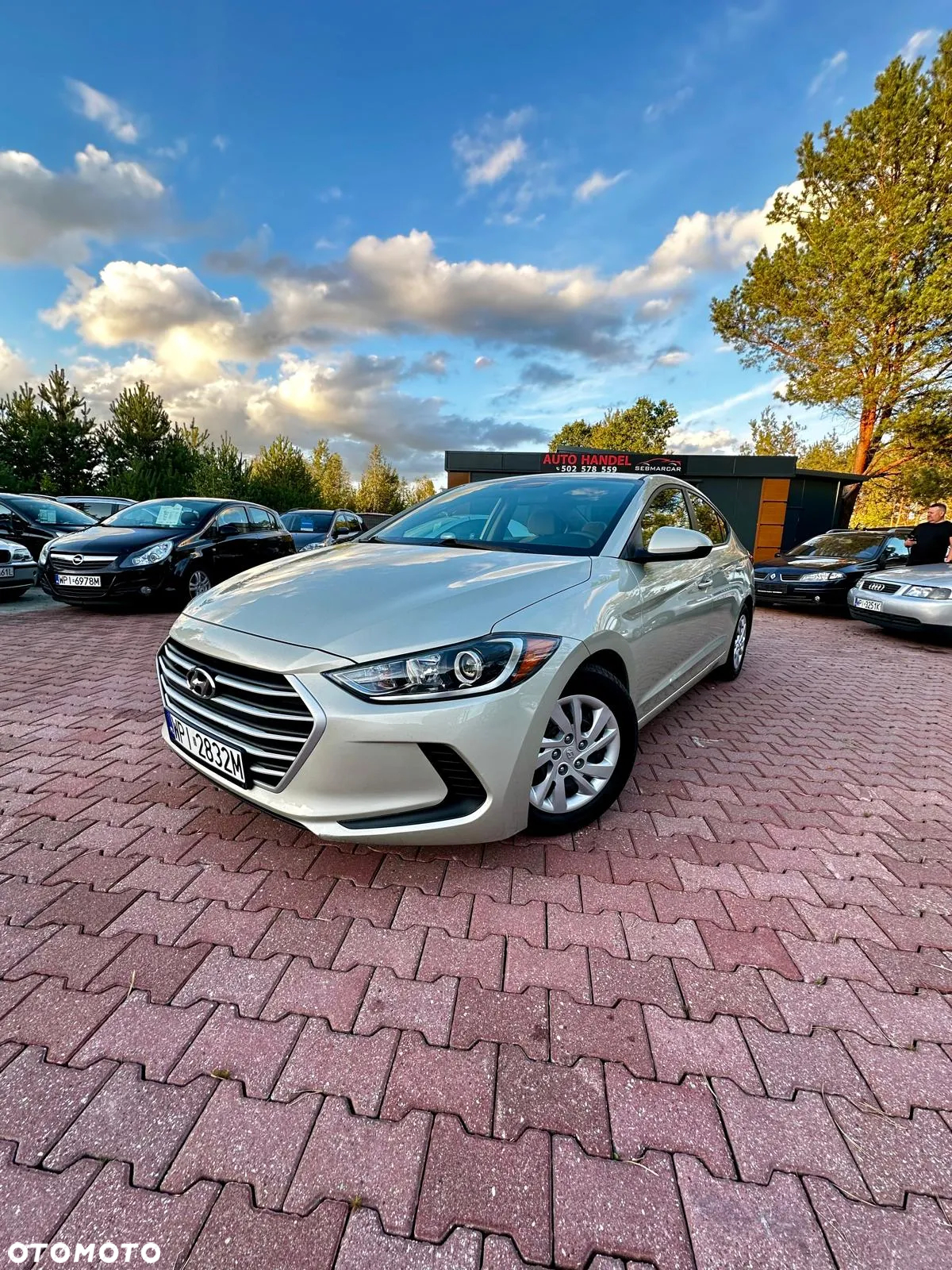 Hyundai Elantra - 6