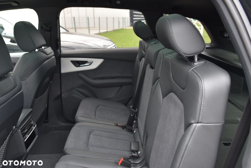 Audi Q7 - 11