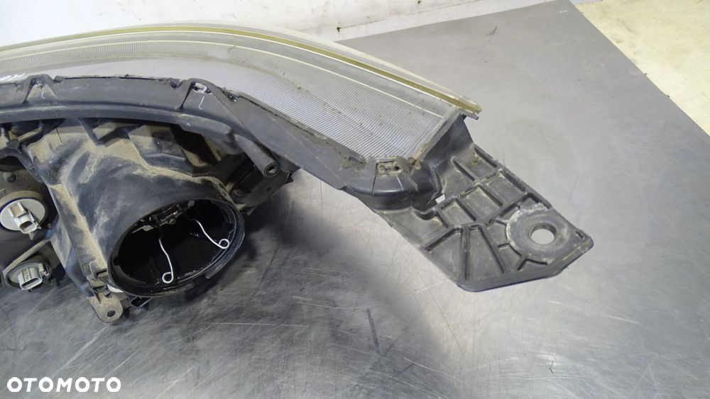 LAMPA PRAWA PRZEDNIA XENON HONDA CR-V IV - 8