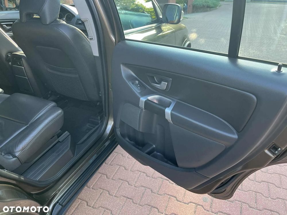 Volvo XC 90 D5 AWD Momentum - 32