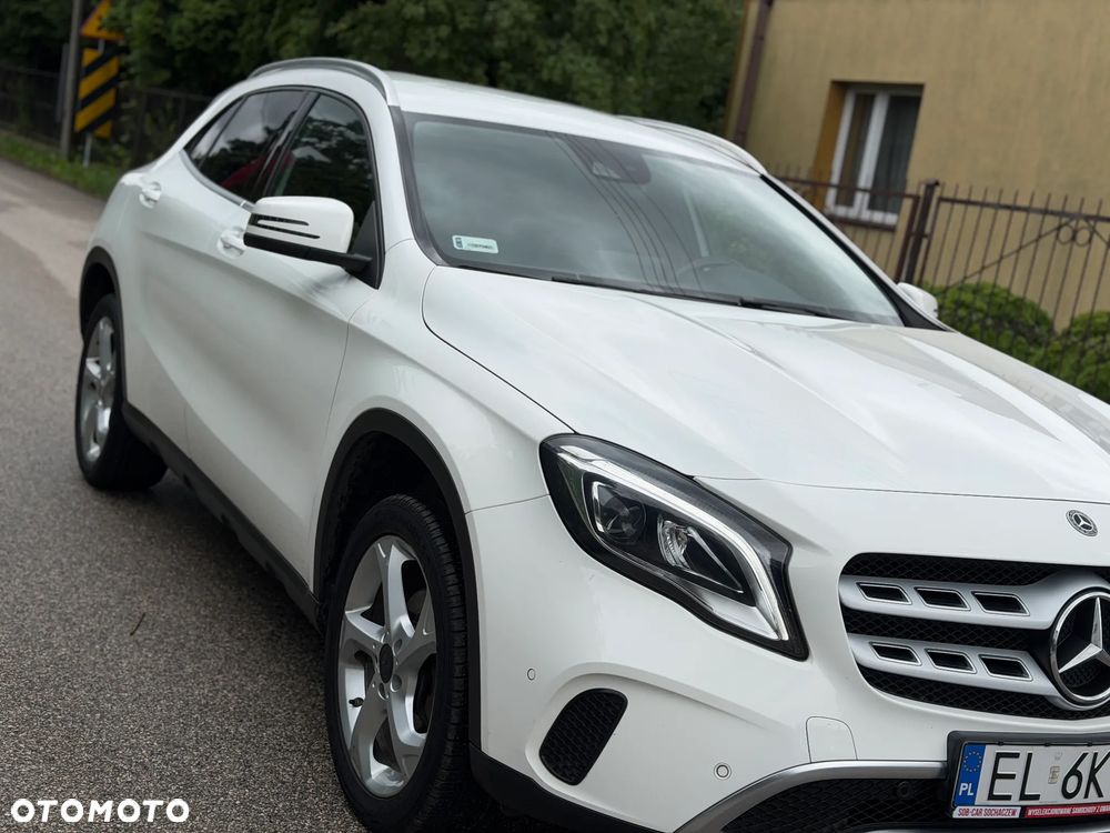 Mercedes-Benz GLA 200 7G-DCT Urban - 36