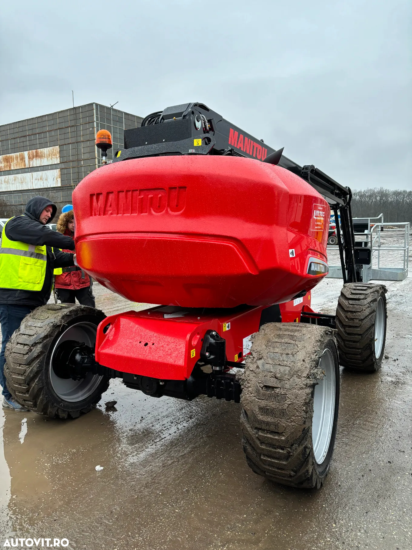 Inchirieri nacele cu brat diesel 4x4 Manitou - 6